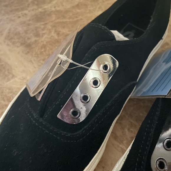 Vans - Picture 4 of 4